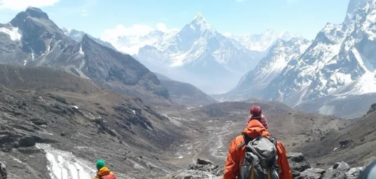 On the way to Dzong La from Cho La Pass